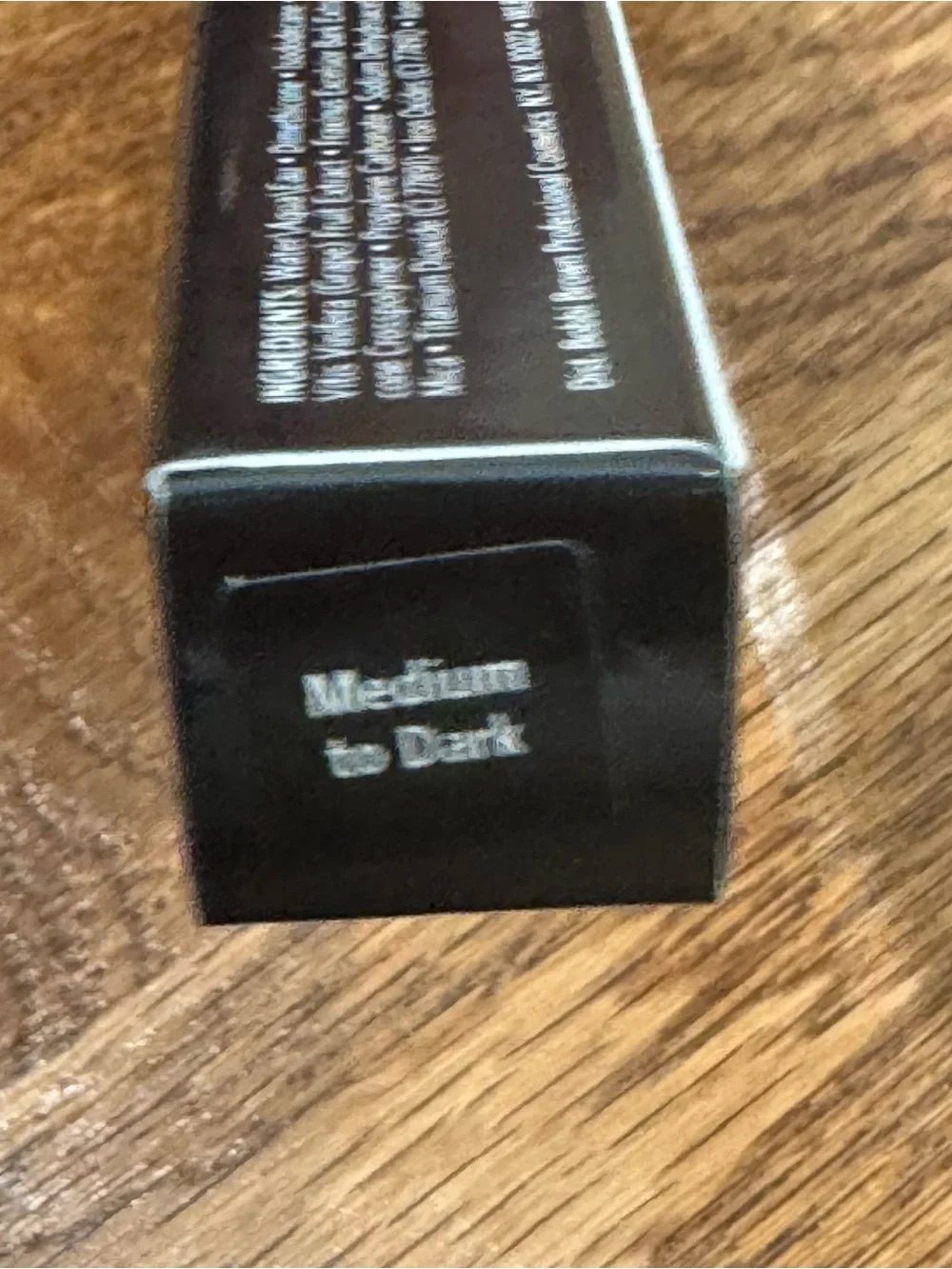 Bobbi Brown Retouching Wand - Medium to Dark